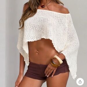 White Fox poncho white cropped